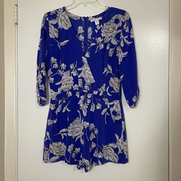YUMI KIM Silk Blue Floral Vneck Long sleeve Romper size Medium -no belt- - Picture 1 of 5
